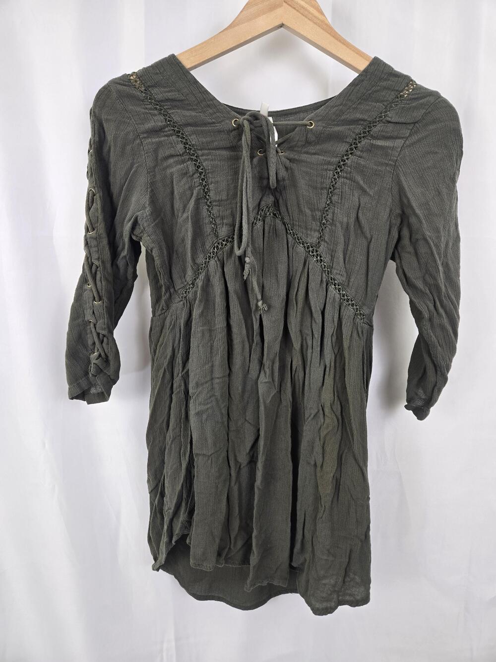 True Destiny Dress Juniors Large Green 3/4 Sleeve Crochet Lace Up Boho Festival